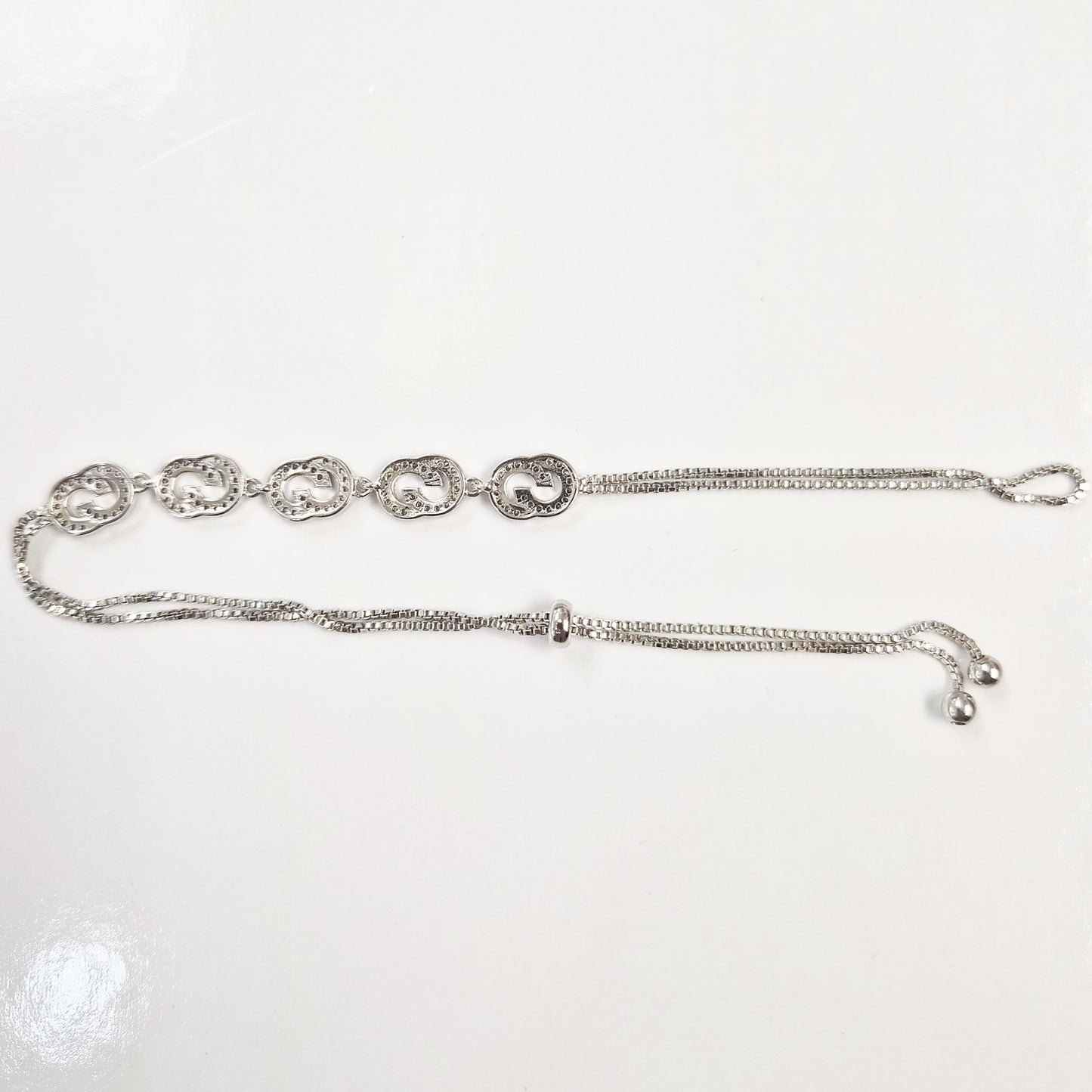 Interlocking Circles Handchain