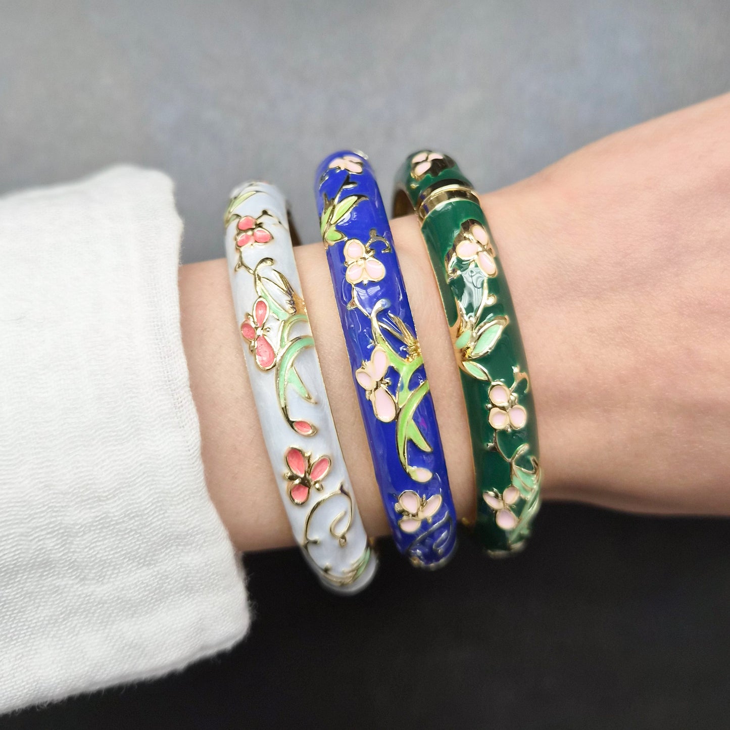 10 mm Floral Motif Enamel Bangle