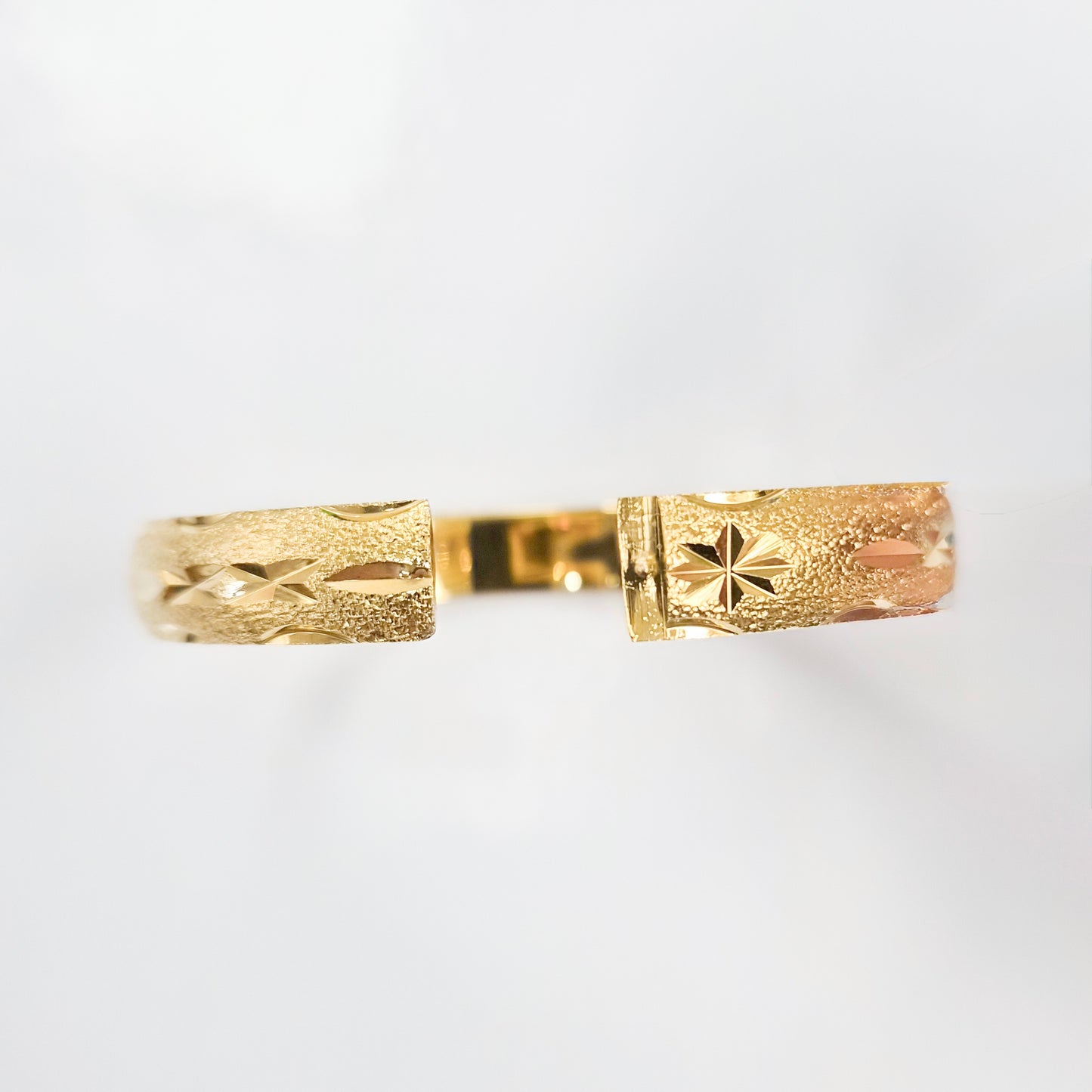 10 mm Textured Gold Bangle