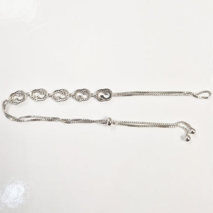 Interlocking Circles Handchain