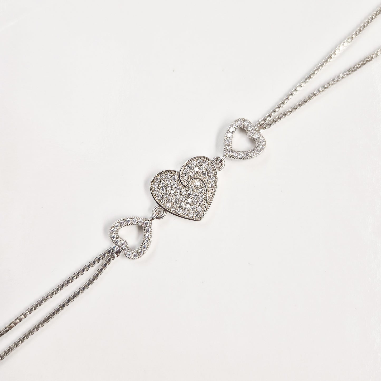 Me, Myself, I Handchain