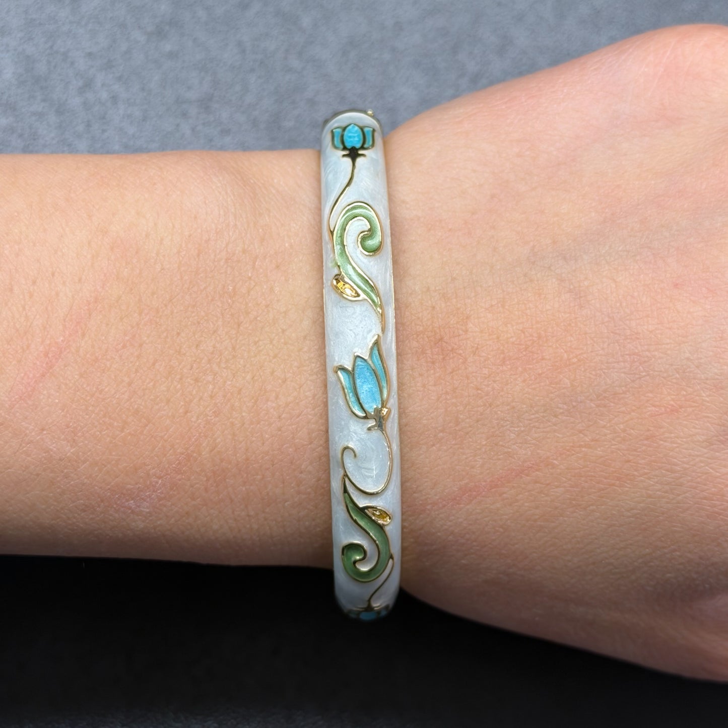 7 mm Tulip Flower Enamel Bangle