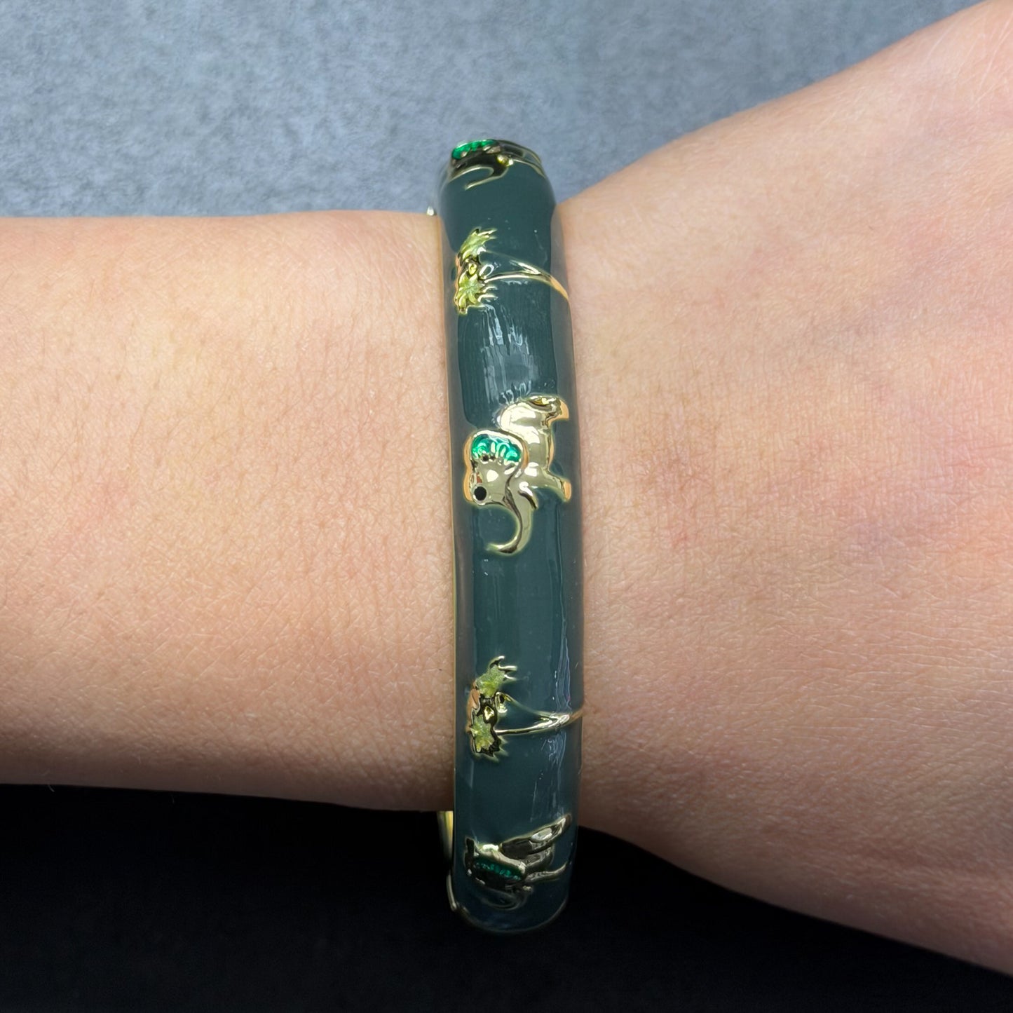 10 mm Elephant Clasp Enamel Bangle